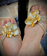 Load image into Gallery viewer, Braided Gold Flower
